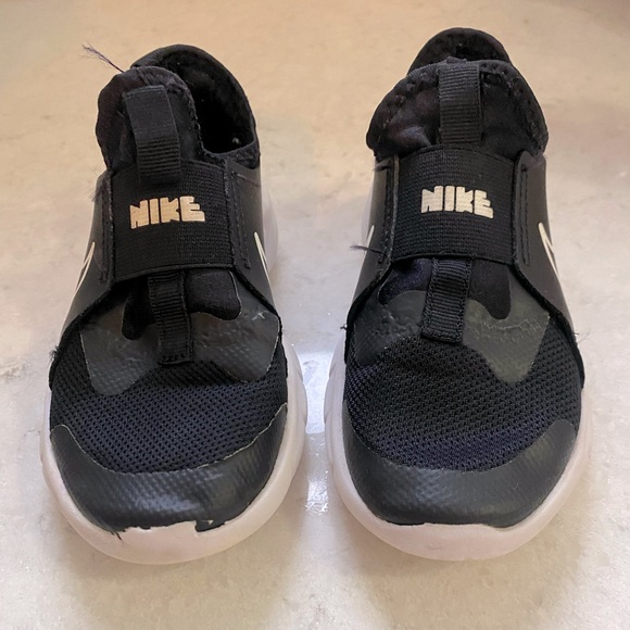 Nike flex runner size 12c - Picture 2 of 5
